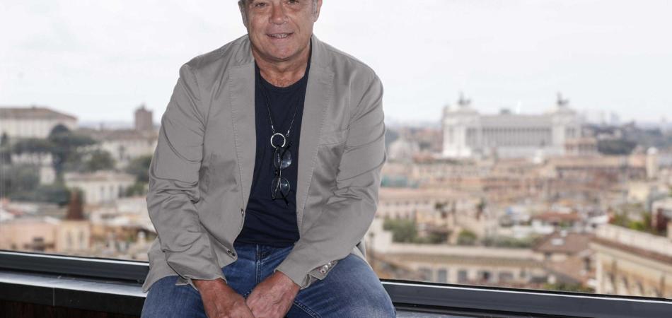 Amendola campa gioco d'azzardo
