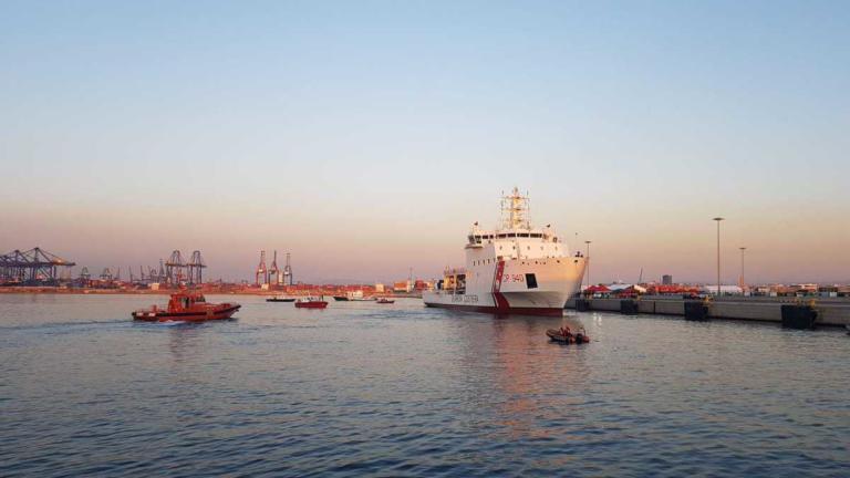 Aquarius, sbarcati a Valencia i primi 274 migranti