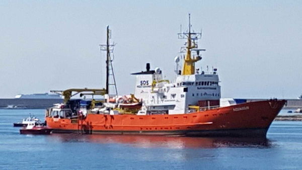 L’Aquarius è attraccata nel porto di Valencia