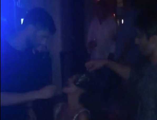 Belen-Iannone, pace fatta? Lui la «vizia» a Ibiza