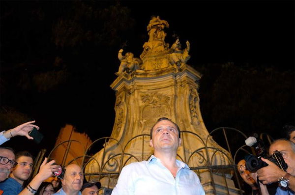 Lo strano caso di Cateno De Luca, sindaco di Messina senza una maggioranza