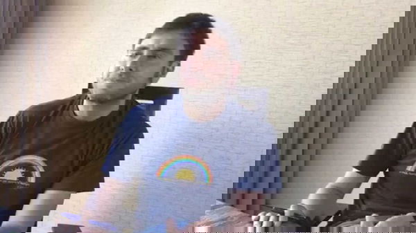 Di Battista sbotta su Facebook: «Come campo? Sono c***i miei» | VIDEO