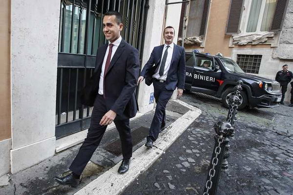 Cinquanta parlamentari M5S in rivolta contro Di Maio, Casalino e Casaleggio