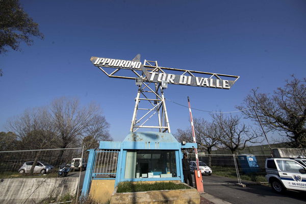 Stadio della Roma: indagato Prosperetti, il sovrintendente che mise il vincolo sulle tribune dell’Ippodromo