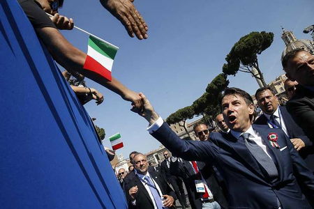 Conte prende l’aereo di Stato per il G7, la contorta spiegazione del M5S sull’assenza di voli per il Canada article-post
