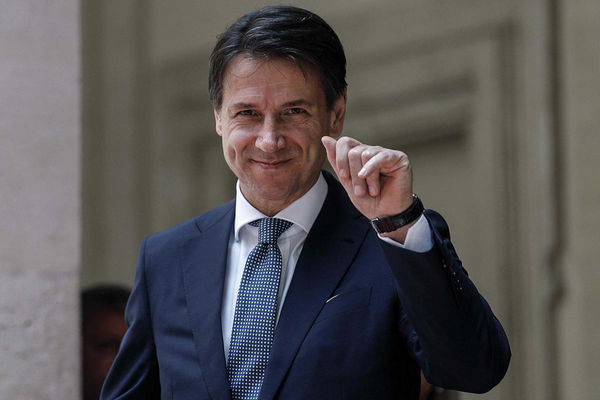Chi conosce Giuseppe Conte alzi la mano, un italiano su tre non sa chi sia