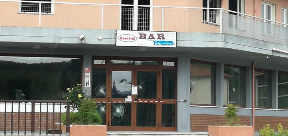 incendio locale migranti