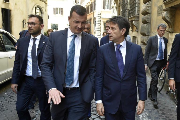 Casalino e la replica tutta sbagliata: «La diffusione dell’audio viola la mia riservatezza»