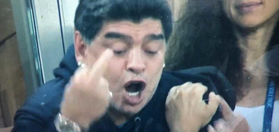 Maradona dito medio