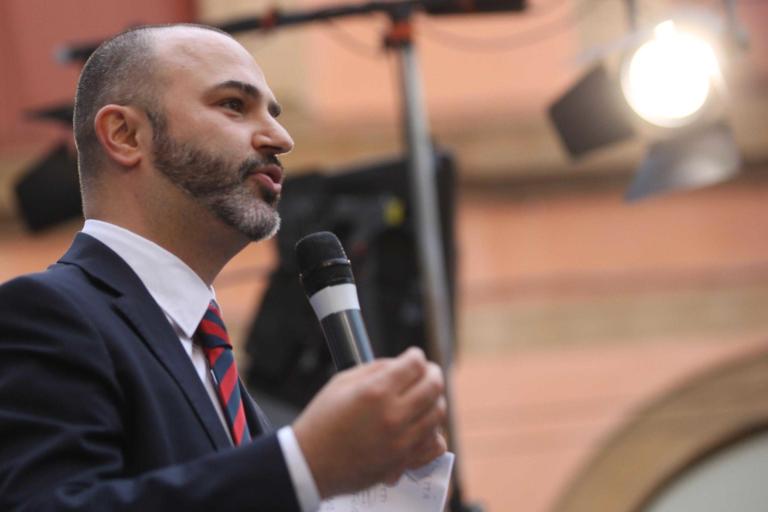 «Repubblica fa informazione ispirata al nazismo», la (strana) polemica del M5S Bugani