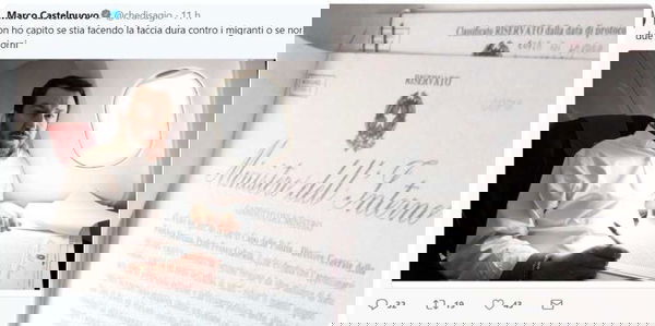 Salvini si fa fotografare con un documento riservato del ministero dell’Interno e si legge tutto