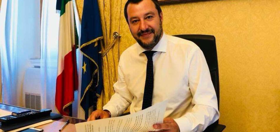 Salvini regala navi alla Libia