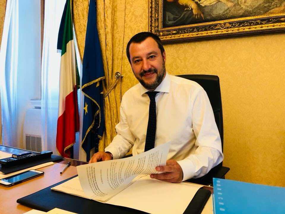 Matteo Salvini regalerà 12 navi alla Libia. Ma lo aveva già fatto Minniti article-post
