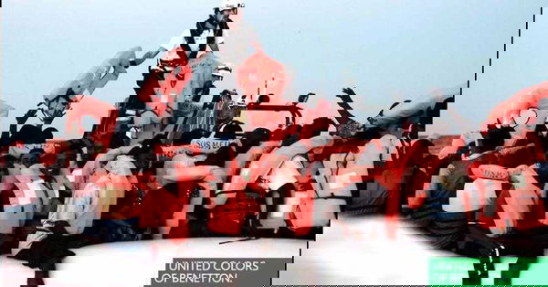 Sos Mediterranee condanna la campagna di Benetton sui migranti ideata da Oliviero Toscani