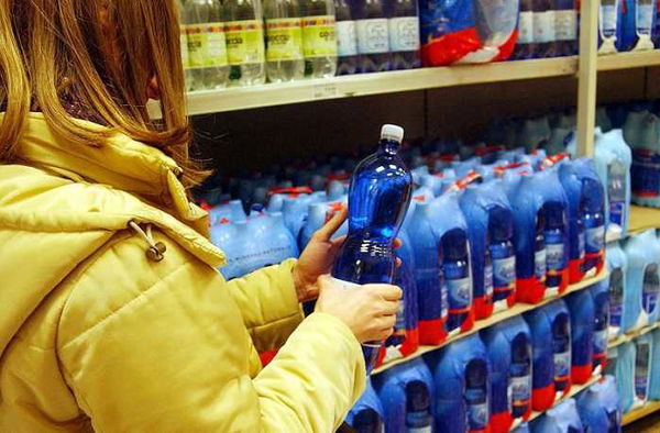 Il Ministero della Salute ha ritirato un lotto di acqua ‘San Benedetto’ contaminata