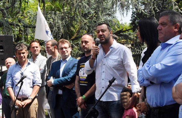 Matteo Salvini annuncia il censimento dei Rom: «Ma quelli italiani purtroppo ce li dobbiamo tenere»