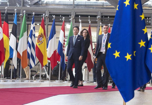 Consiglio europeo, Conte lancia l’ultimatum: «UE dica sì a tutto il pacchetto o niente»