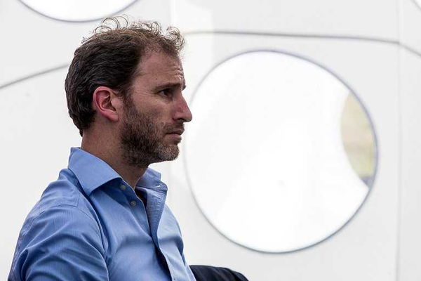 Il M5S pubblica la lista dei finanziatori di Rousseau, ma solo con le iniziali