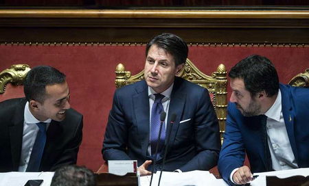 Il governo Conte ottiene la fiducia al Senato: 171 sì, 25 astenuti e 117 contrari article-post