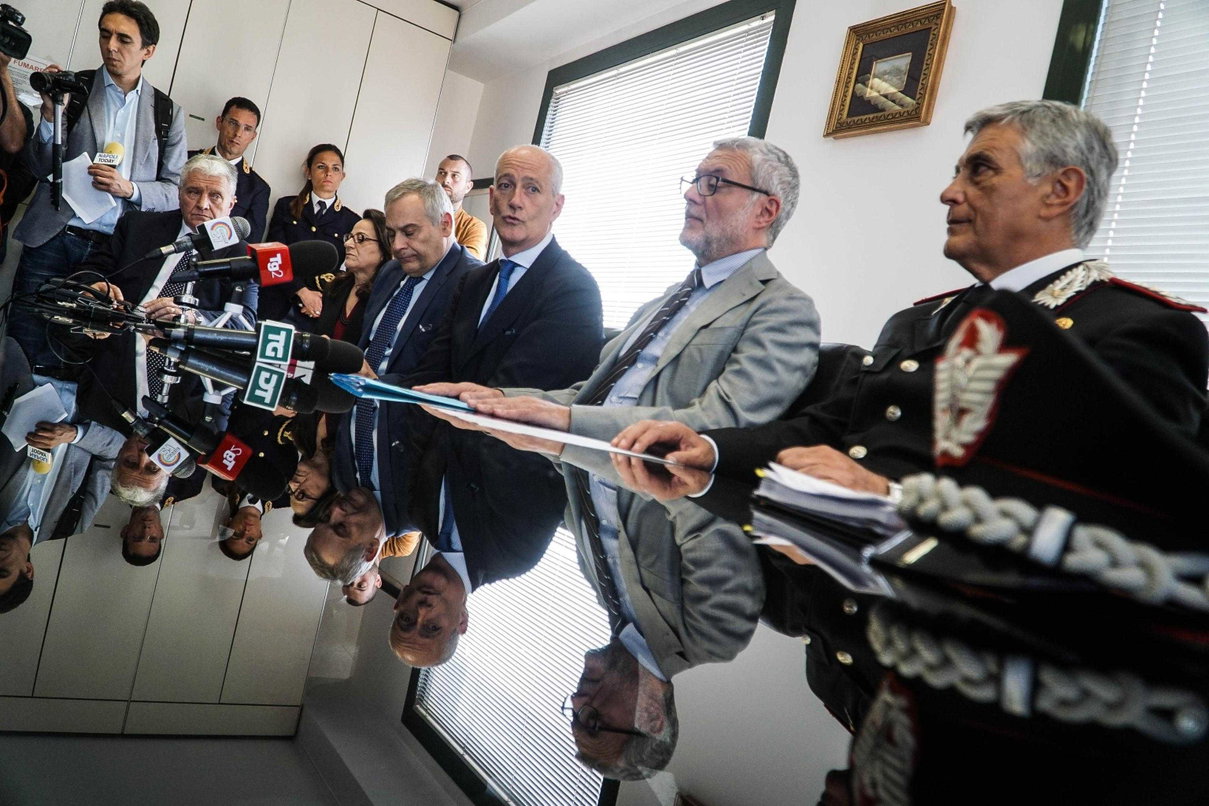 Napoli, fermato un gambiano per terrorismo: «Si era aggregato a una processione in Puglia, abbiamo avuto paura» article-post