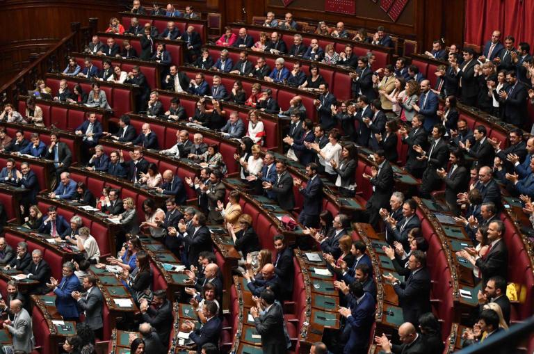 Una fronda di 19 deputati M5S chiede di cambiare il decreto sicurezza