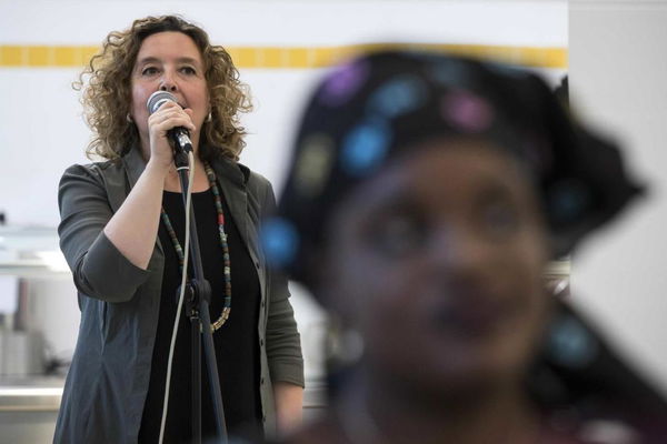 Laura Baldassarre e i 5 mila euro ai rom che aprono una attività a Roma