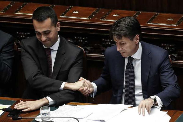 I collegamenti di 8 ministri e del premier Conte con aziende private