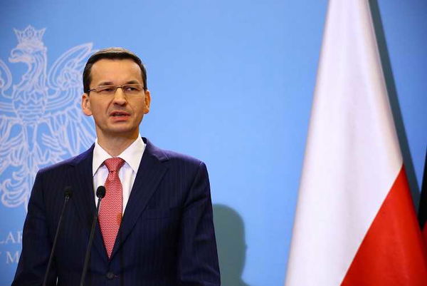 Polonia, il premier vuole cambiare la legge sull’Olocausto