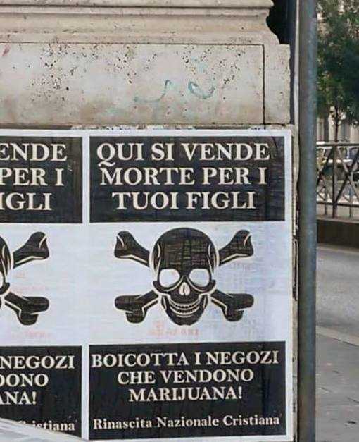 I manifesti anti cannabis (legale) di Rinascita nazionale cristiana