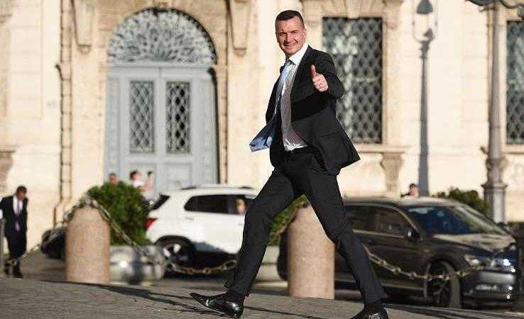 La squallida battuta omofoba contro Rocco Casalino article-post