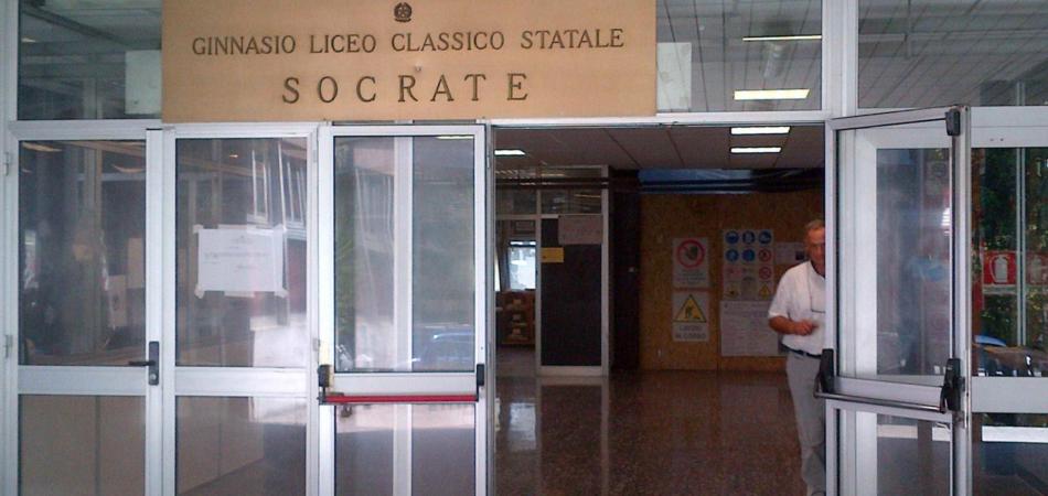 saluto fascista liceo Socrate