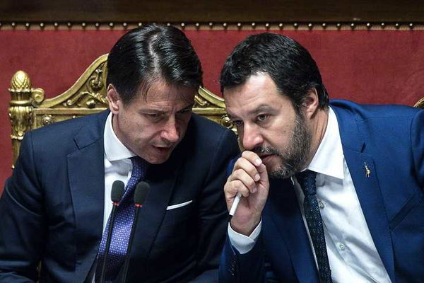 Salvini corregge il discorso di Conte su addio alla Fornero e Iva