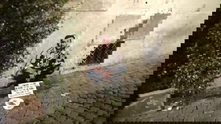 Matteo Salvini mendicante: l’opera dello street artist Sirante a Roma article-post