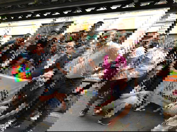 Milano, la scuola diventa incubo: ragazzo di 17 anni insultato e offeso perché gay