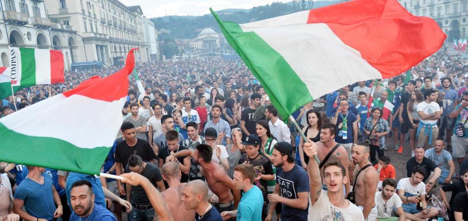 strappa bandiera