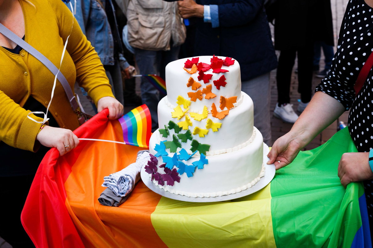 Il giudice che dà ragione a un pasticciere cattolico che si è rifiutato di fare una torta per un matrimonio gay article-post