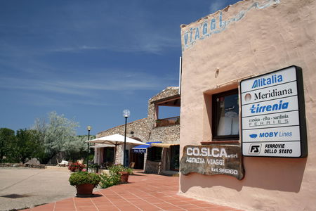 Massacrata di botte durante un festino: una donna muore a Baja Sardinia article-post