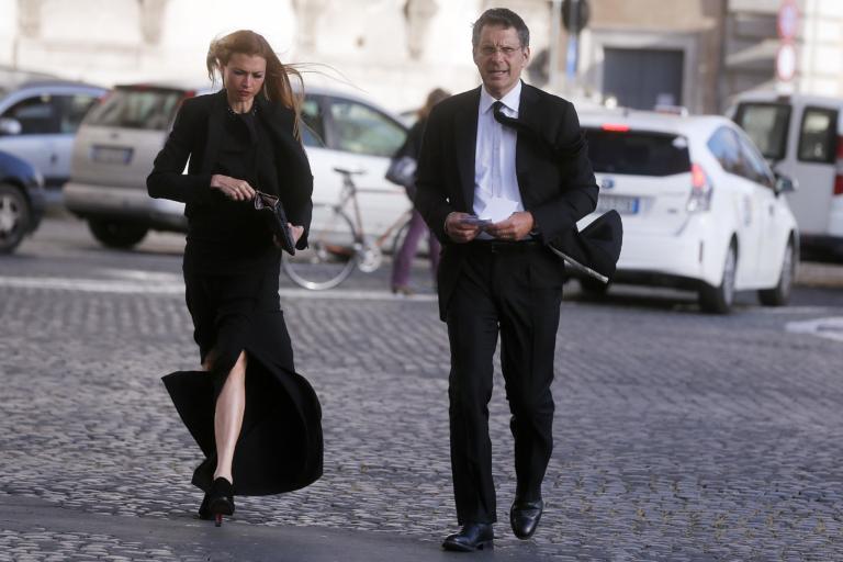 La moglie di Fabrizio Frizzi in Rai, accolto l’appello di Milly Carlucci