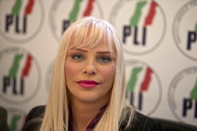 Taglio dei vitalizi, anche Cicciolina tra le «vittime» del provvedimento article-post