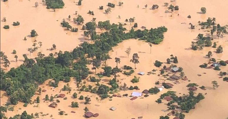 Crollo diga Laos