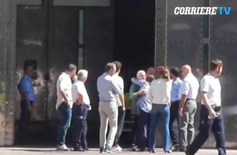Il video di Marcello Dell’Utri che esce dal carcere di Rebibbia