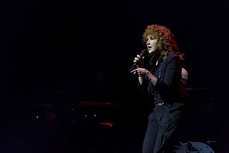 Fiorella Mannoia si scaglia contro Salvini sui migranti ma la rete non dimentica il suo passato M5S article-post