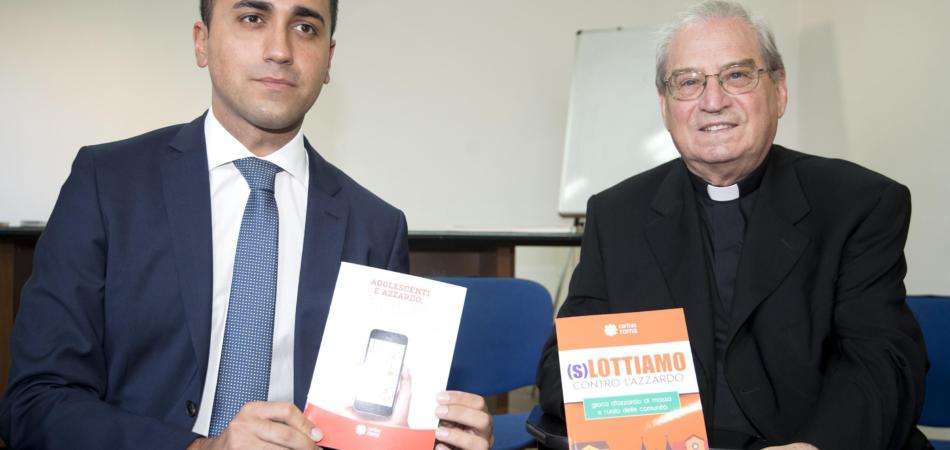 Gioco d'azzardo, Di Maio in visita alla Caritas