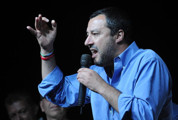 Migranti, Salvini: «La Libia è un porto sicuro». Ma la Ue lo smentisce