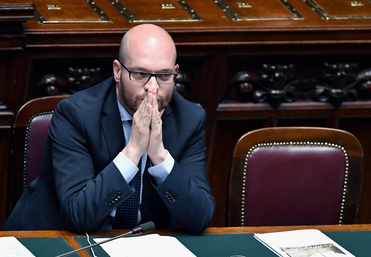 Un Fontana in piena: «Lo Stato aiuti le donne a non abortire» article-post