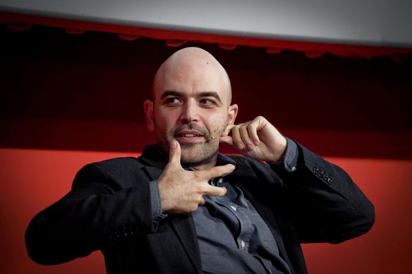 Roberto Saviano indagato per diffamazione dopo l’esposto di Matteo Salvini