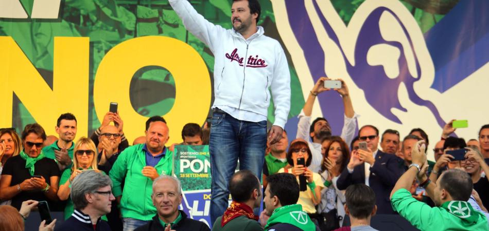 Salvini tifava Francia