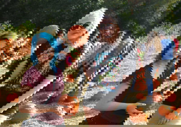 Il 40% dei millennials rinuncerebbe a una settimana di shampoo pur di usare lo smartphone