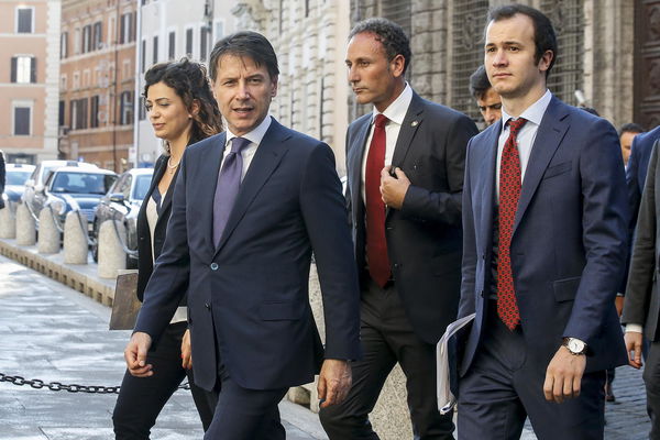 Travaglio e l’intervista a Giuseppe Conte: «La prima notizia è che esiste, la seconda che parla»