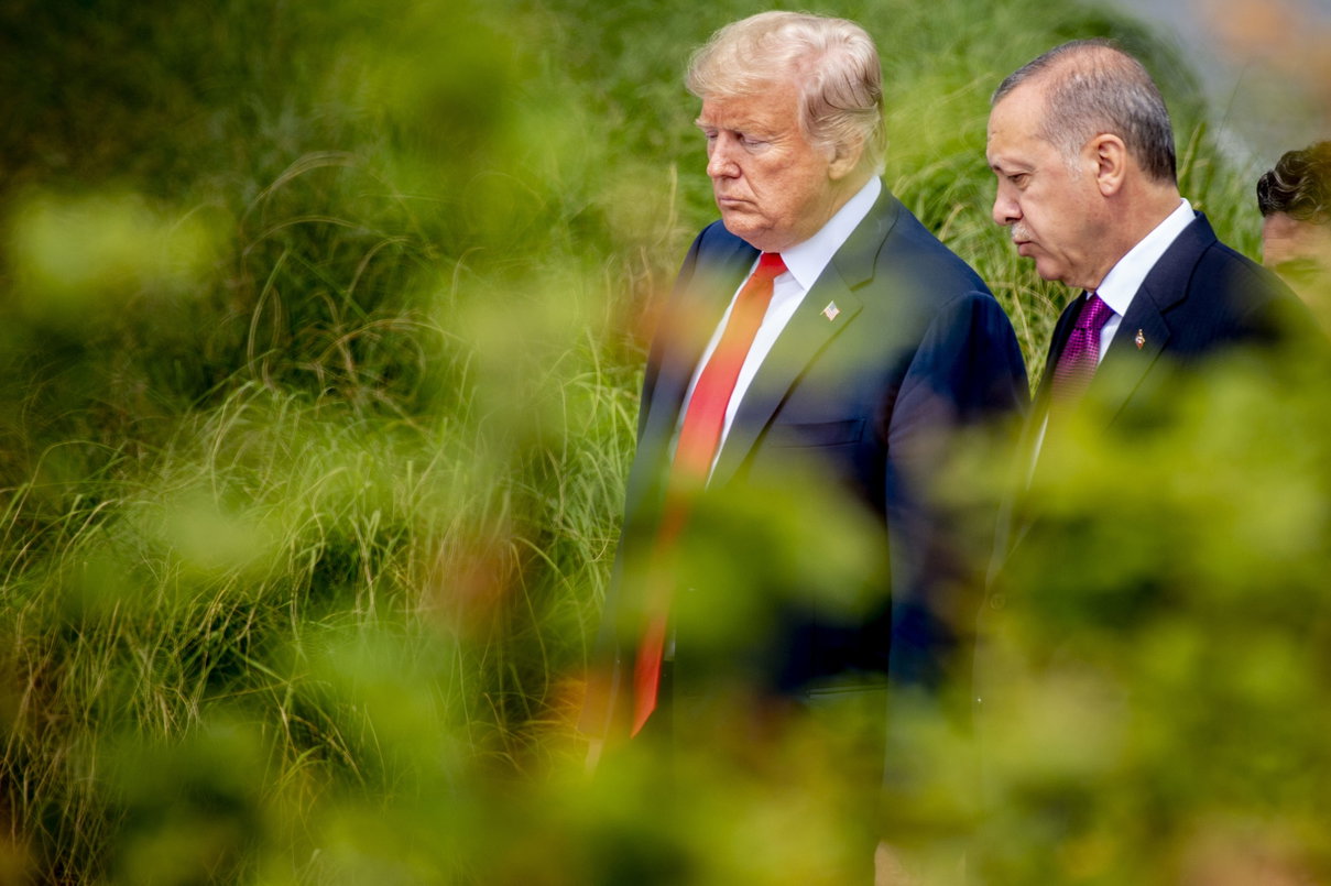 Trump minaccia di uscire dalla NATO, poi tranquillizza tutti article-post